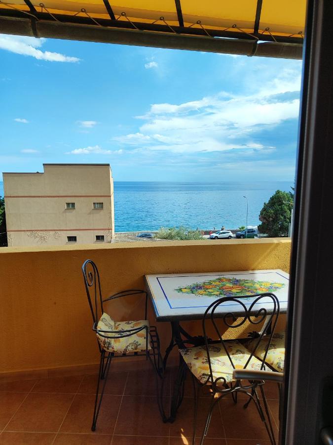 Torre Dei Pirati Villa Letojanni Exterior photo